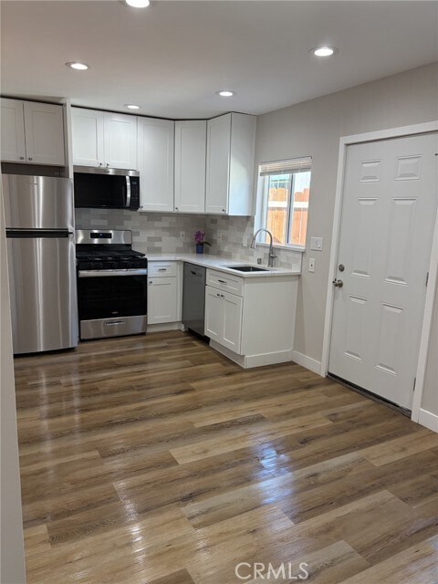 Building Photo - 12621 Izetta Ave