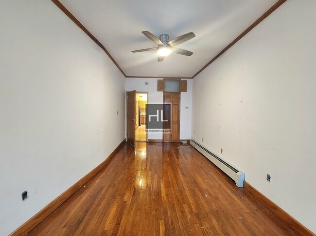 Foto del edificio - Spacious Studio Apartment In Prospect Heights Across The Street From Brooklyn Museum