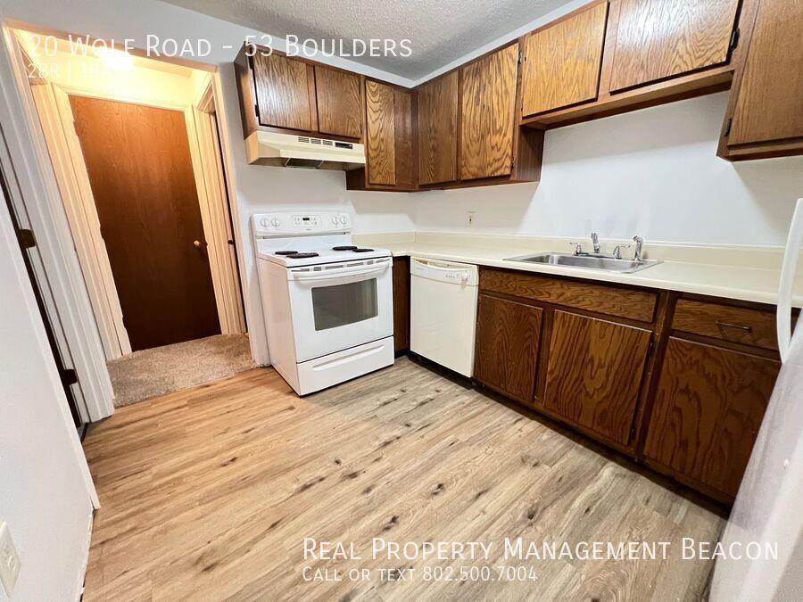 Foto principal - 2 BR/1 BA $1550 includes heat