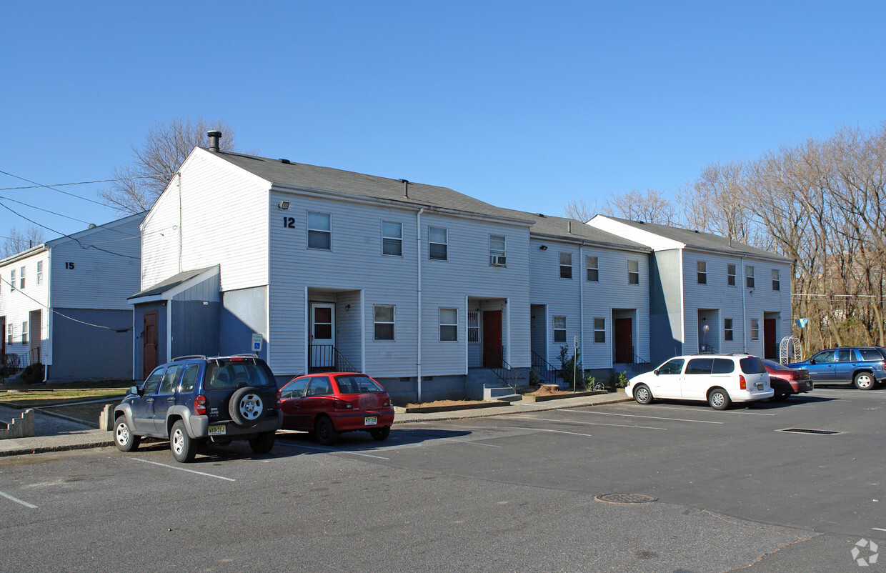 Foto del edificio - Centennial Village Apartments