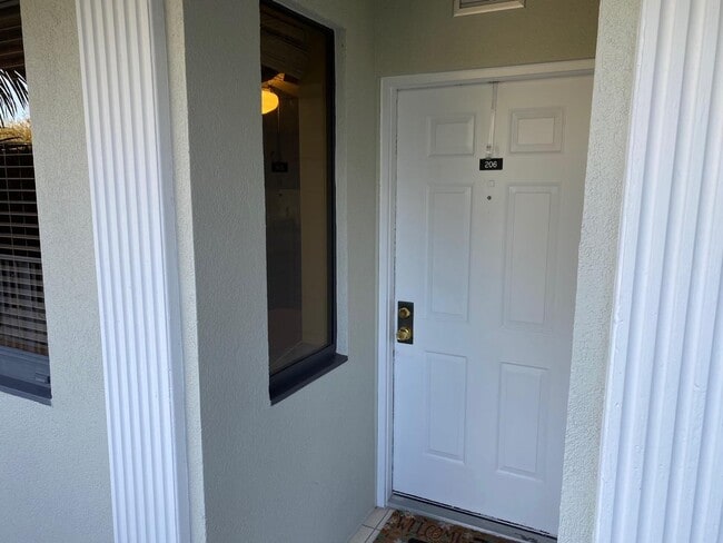 Foto del edificio - 2561 Village Blvd