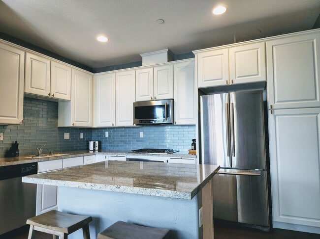 Building Photo - 632 True Wind Way