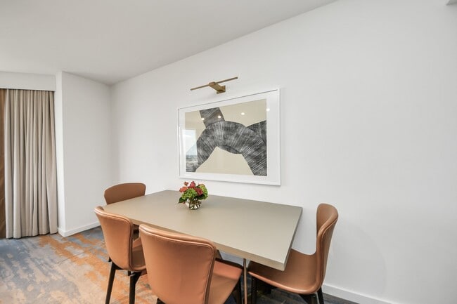 Foto del edificio - 1300 Lamar St