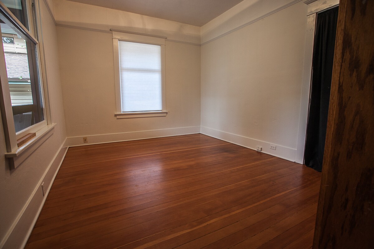 Primary Photo - 611 Prospect Ave