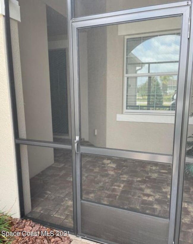 Foto del edificio - 7883 Loren Cove Dr