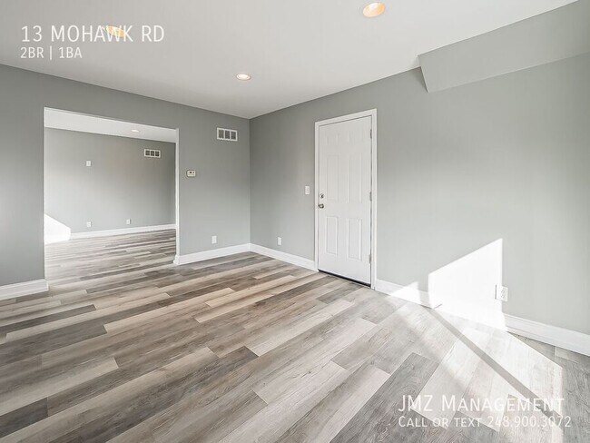 Foto del edificio - 13 Mohawk Rd