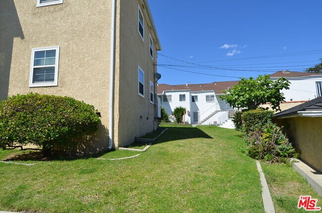 Foto del edificio - 6116 Overhill Dr