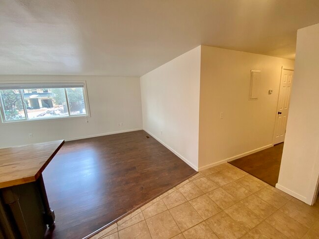 Living room - 624 SE Wilson Ave