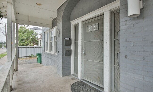 Building Photo - 316-1 Eastwood