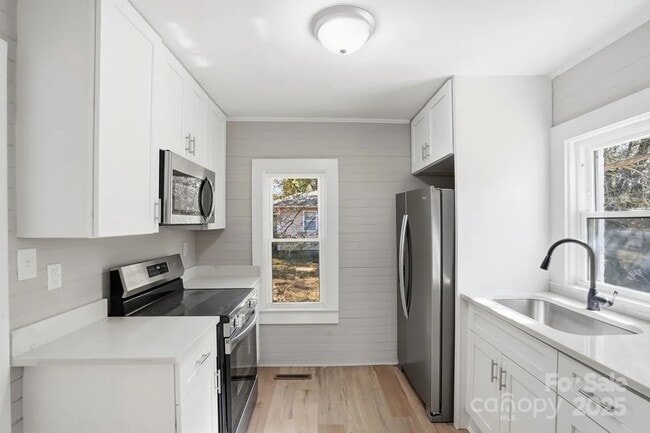 Foto del edificio - 9030 Reid St