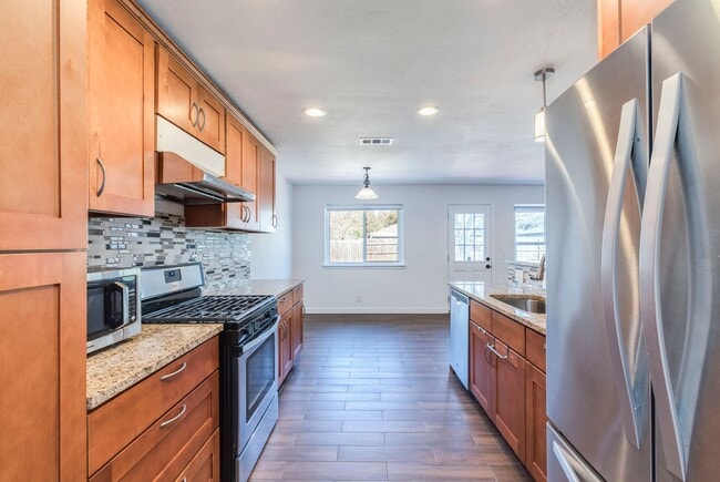 Building Photo - 1612 Woodgreen Dr