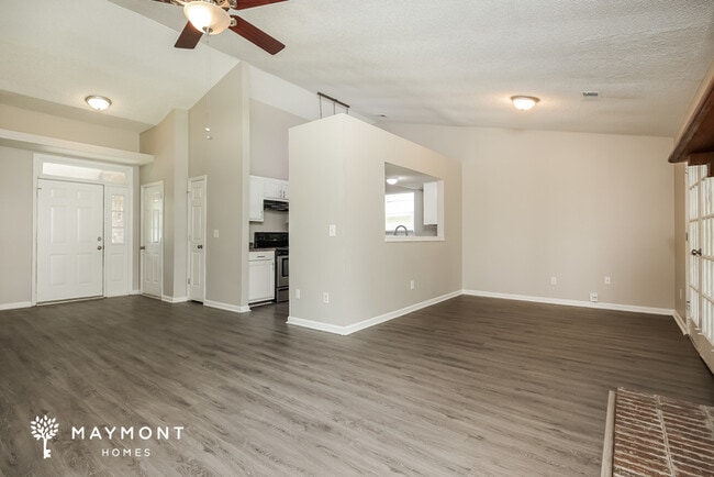 Building Photo - 249 Persimmon Cir