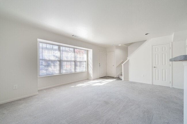 Foto del edificio - Waterford at Sterling Place Apartments