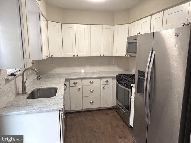 Foto del edificio - 313 Fountain Hall Ct