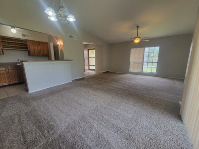 Building Photo - Large home on a corner lot!