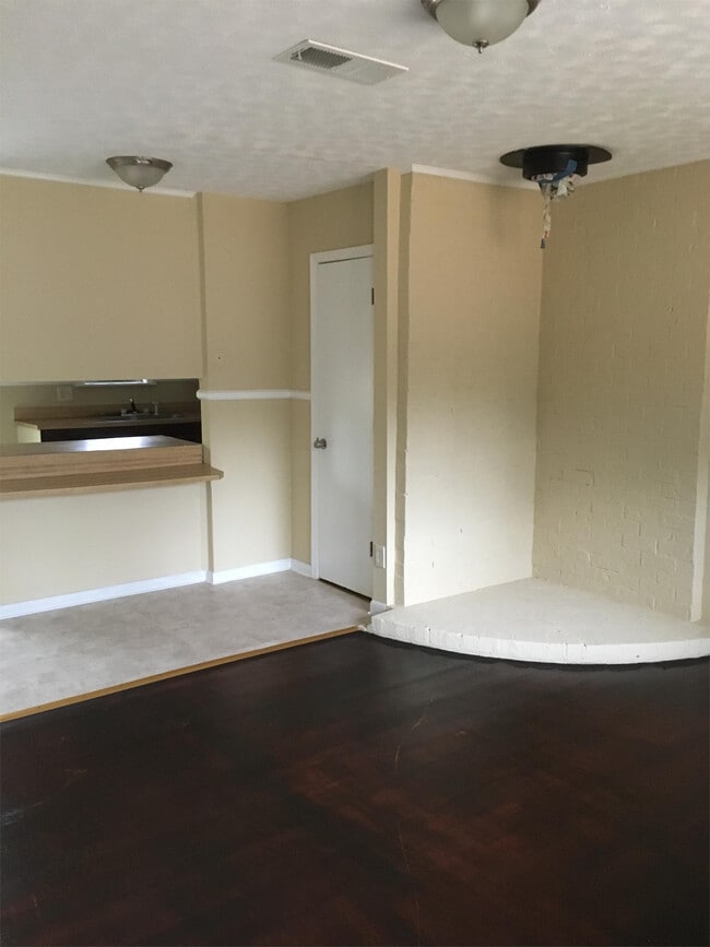 Photo - 1466 Dianne Dr House