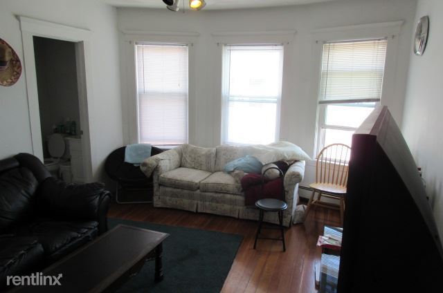 4 br, 2 bath - 235 Main St # 3 - 4 br, 2 bath  - 235 Main St # 3