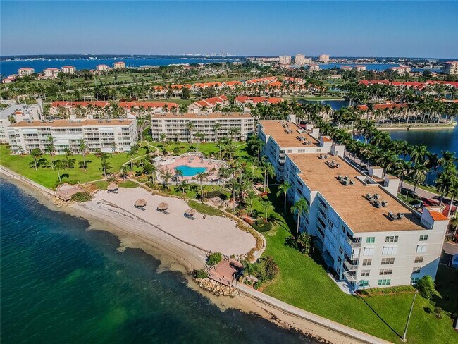 Building Photo - 6061 Bahia Del Mar Cir N