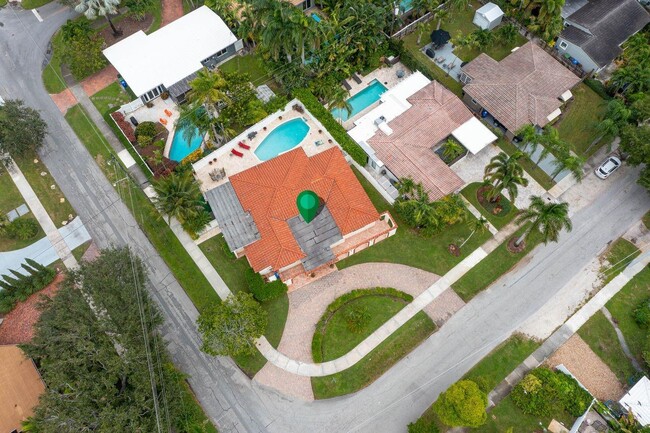 Foto del edificio - 1900 N Victoria Park Rd