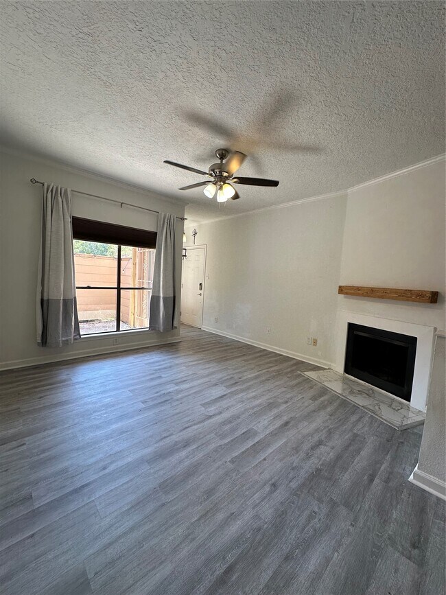 Foto del edificio - 2125 Augusta Dr