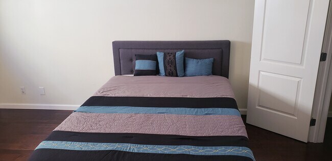 Primary bedroom - 1318 Berkeley St