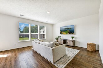 Building Photo - 712 Imperial Lp