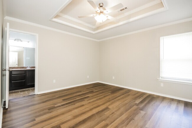 Foto del edificio - 5725 Trammel Estates Dr