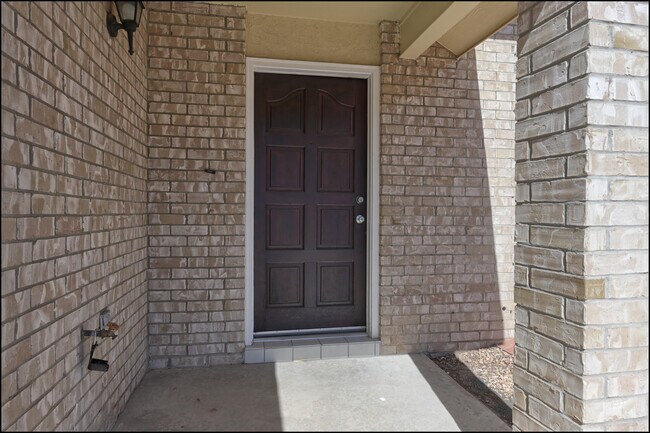 Foto del edificio - 695 Bluff Canyon Cir