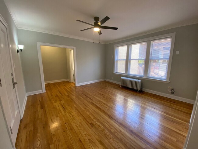 Foto del edificio - 1525 W Estes Ave