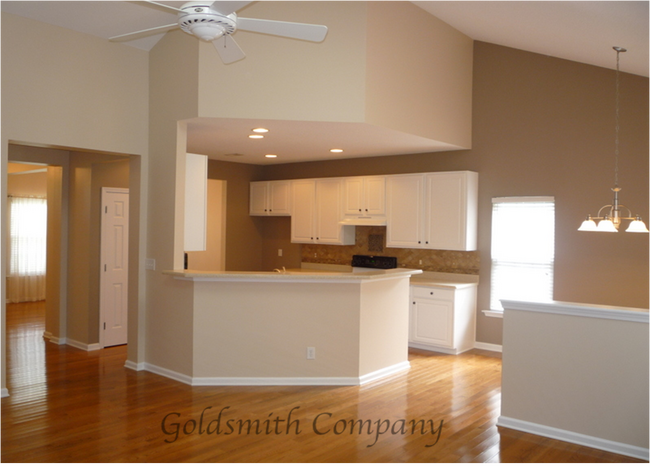 Building Photo - "Charming 4-Bed Orchard Farms Home with Elegant Hardwood Floors & Cozy Fireplace!"