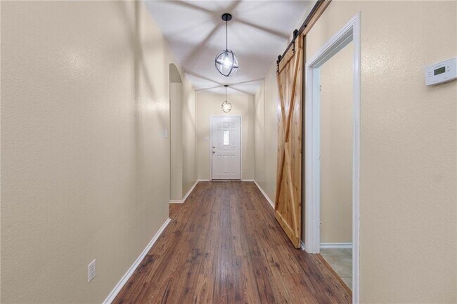 Foto del edificio - 1305 Creekbend Cove