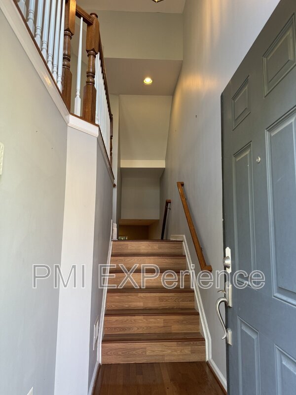 Building Photo - 2213 Congresbury Pl
