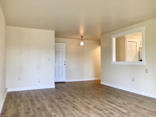 Building Photo - 3441 23rd Ave W