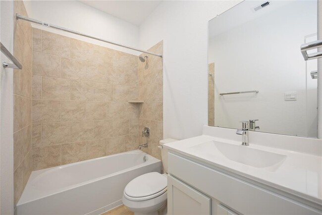 Building Photo - 31622 Farlams Farm Trl