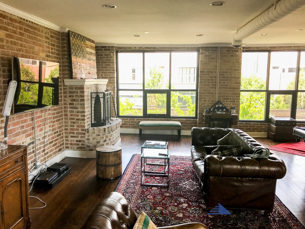 Primary Photo - 1015 W Lake St