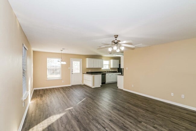 Foto del edificio - 4606 Canadian River Ct