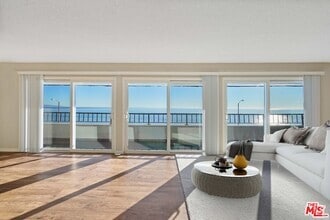 Building Photo - 18000 Coastline Dr