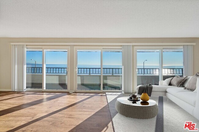 Foto del edificio - 18000 Coastline Dr