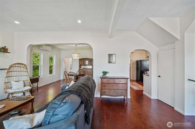 Building Photo - 5060 WA-106