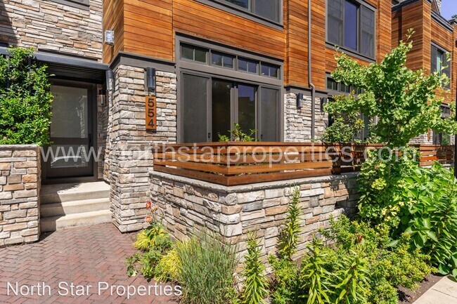 Building Photo - 4 br, 5 bath House - 554 4th St