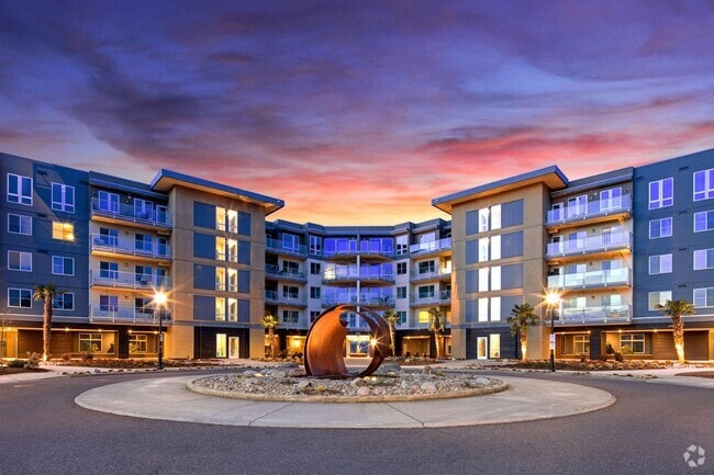 Building Photo - Yacht Harbor Club