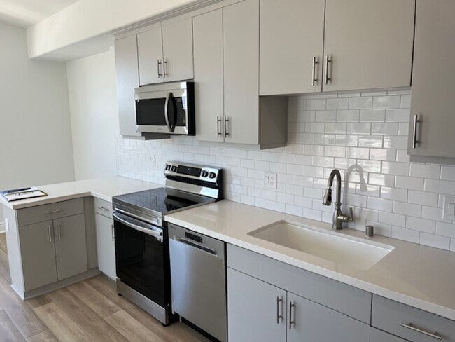 Foto del edificio - 2 Bedroom 2 Full Bath Condo with Stunning Views and Energy Savings