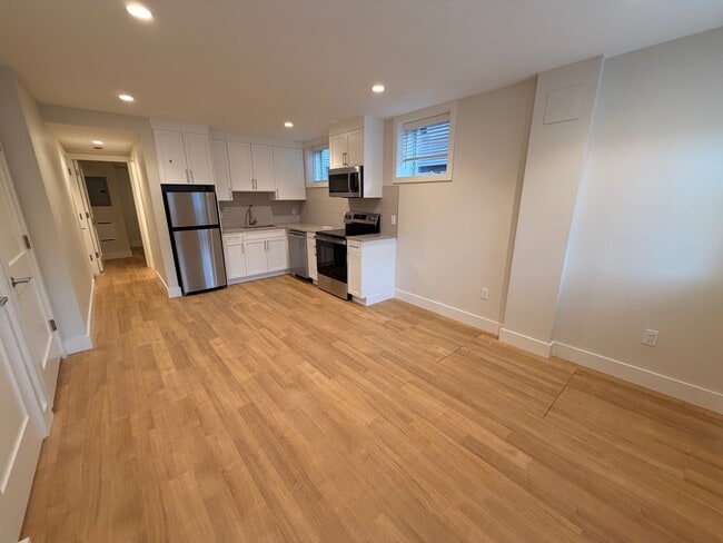 Foto del edificio - 906 Massachusetts Ave