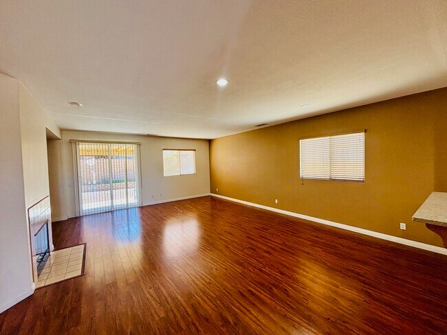 Building Photo - 5806 W Avenue K3