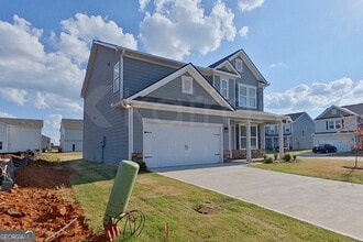 Building Photo - 100 English Oak Ln