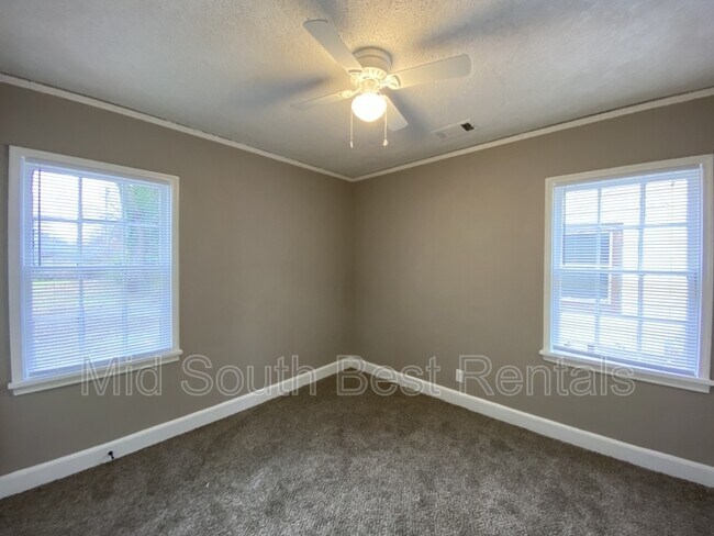 Building Photo - 2734 Fizer Rd