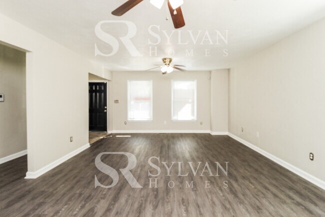 Foto del edificio - Life Just Got Better!