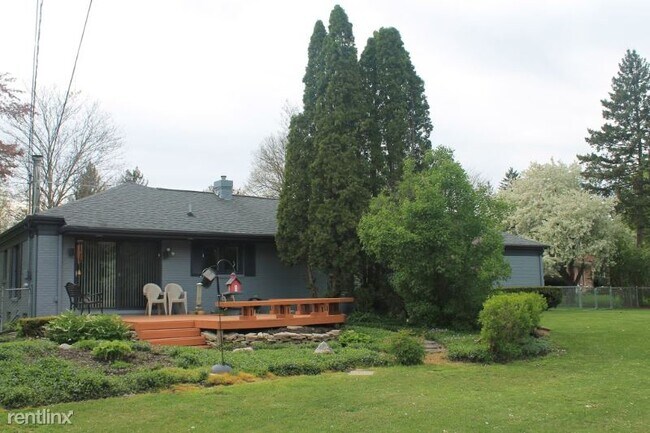 Building Photo - 3 br, 2 bath House - 5310 N Dyewood Dr