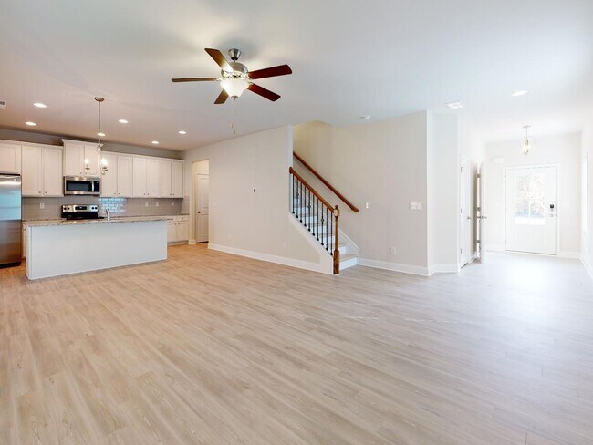 Building Photo - 207 Horizon Way