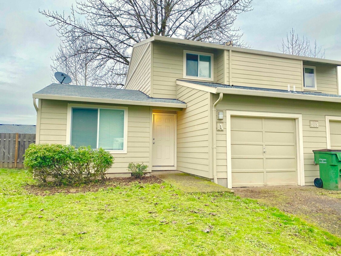 509 Michelle Ct, Newberg, OR 97132 Condo for Rent in Newberg, OR